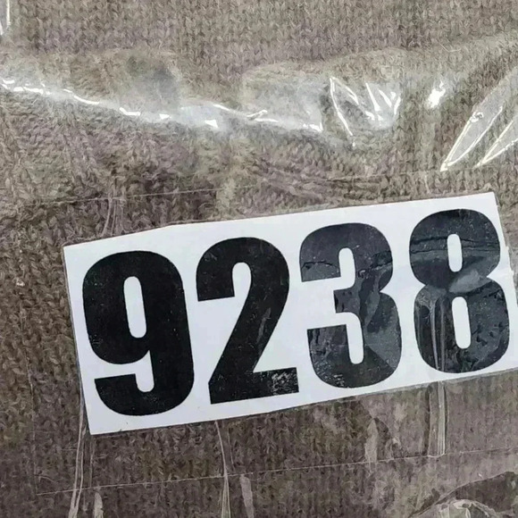 Express 100% Lambswool V Neck Men's Sweater L - Picture 8 of 8